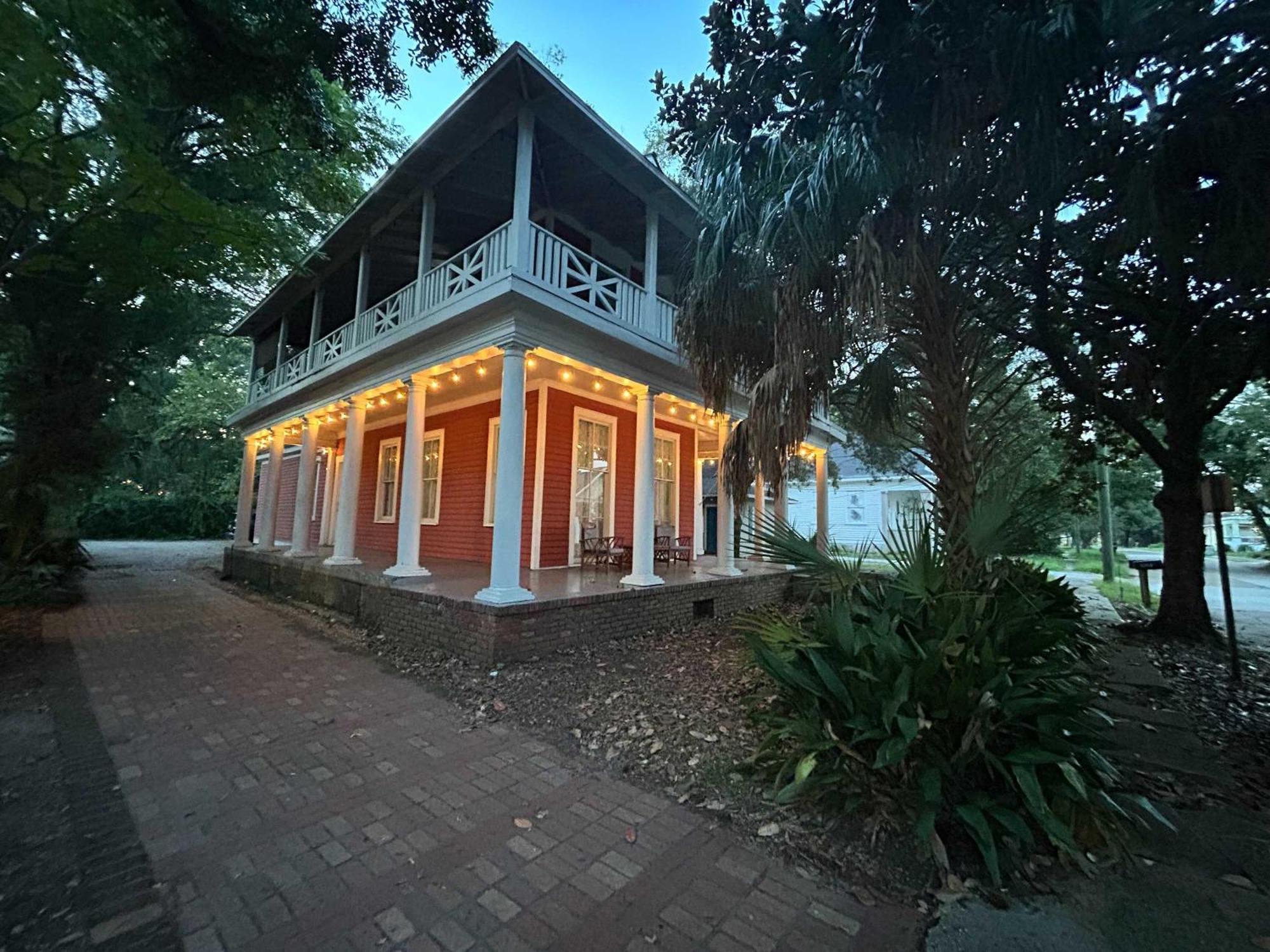 Pretty Peach Palace-Historic, Mins To Downtown Mobile Kültér fotó